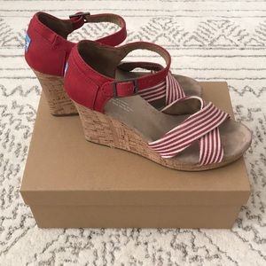 Toms red wedges